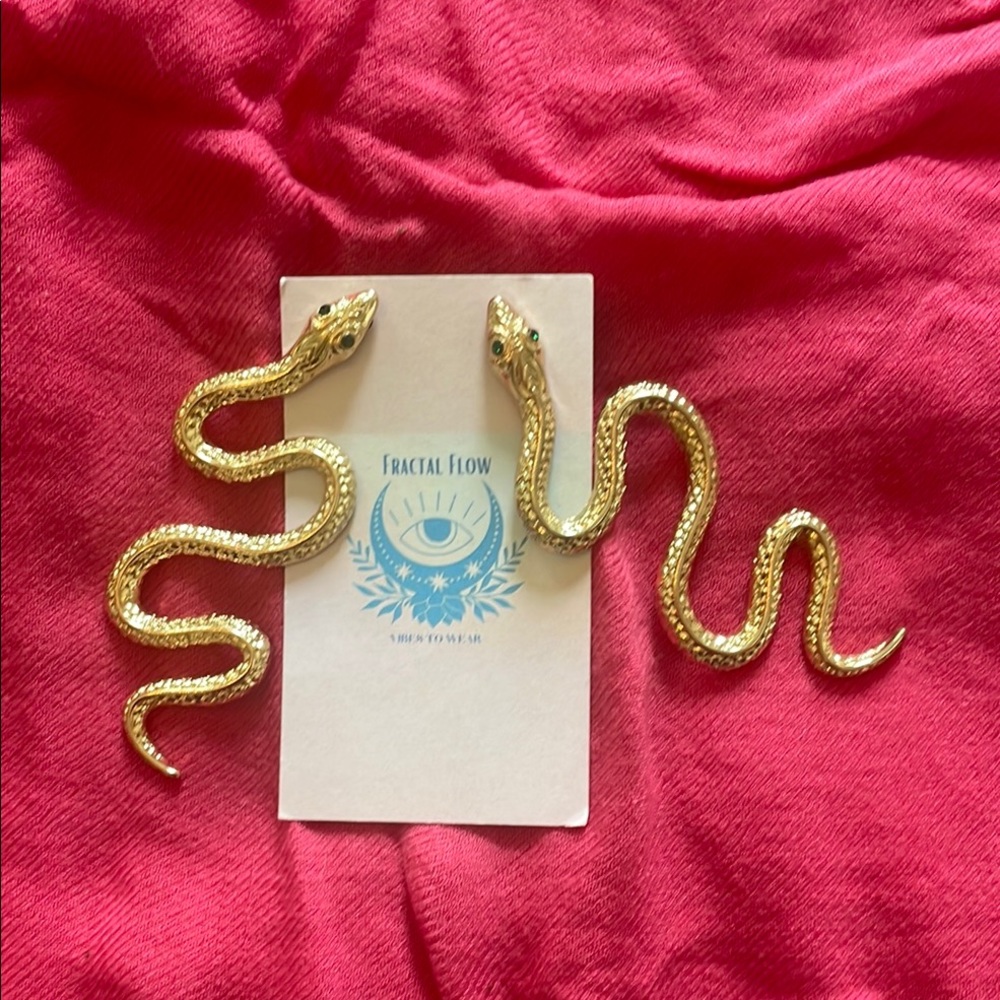 Fractal Flow Gold Snake Reptile Decor